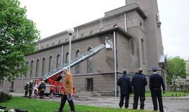 Gaisrininkai surengė pratybas