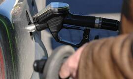 Apklausa: 70 proc. estų dėl išaugusių degalų kainų pakeitė vairavimo įpročius