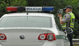 Birželio ir liepos mėnesiais kelių policija daugiau dėmesio skirs greičio kontrolei