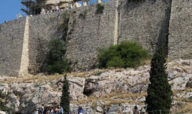 Graikas nukrito nuo Akropolio kalvos ir sunkiai susižalojo