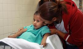 Meksikoje dvejų metukų berniukui pašalintas 15 kg auglys