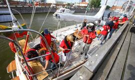 "Lietuva" išpaukia į didžiųjų burlaivių regatą