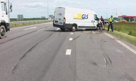 Partrenkta nėščioji, kovojama dėl jos kūdikio gyvybės