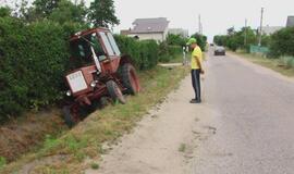 4,11 promilės: iš žvyrkelio į griovį