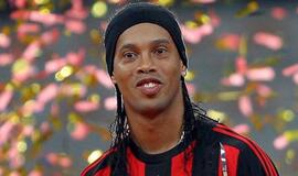 "Coca Cola" nutraukė reklamos sutartį su brazilų futbolo žvaigžde Ronaldinho