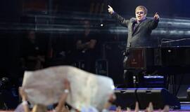Eltonas Džonas ir "Queen" Kijeve surengė nemokamą koncertą prieš AIDS