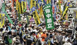 Japonija: į demonstraciją prieš atominę energetiką susirinko daugiau kaip 170 tūkstančių žmonių