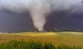 Lenkijoje siautė galingas tornadas (video)