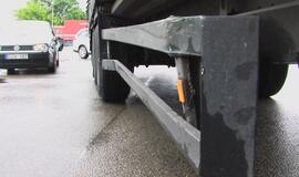 Vilkikas ir vėl prispaudė neatidų vairuotoją