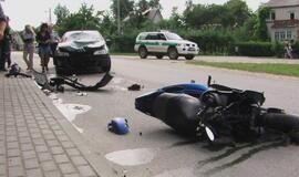 Doviluose sužeisti du motoroleriu važiavę vaikinai