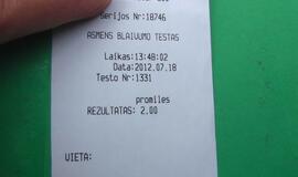 Girta moteris visureigiu sužalojo tris žmones