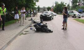 Doviluose sužeisti du motoroleriu važiavę vaikinai