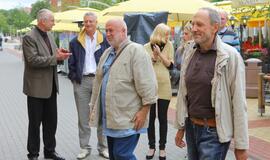 M. Mažvydo alėjos suoliukai - "Vakarų ekspreso" redakcijoje