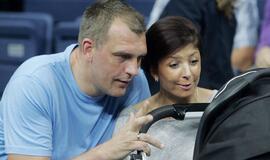 Po spyrių žmonai atsidūrė už grotų