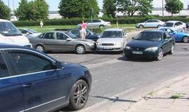 Svarbią transporto arteriją užkimšo moterų avarija