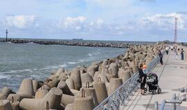 Teks perstatinėti jūros vartų molus