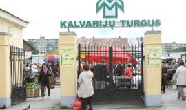 Vilniaus Kalvarijų turgavietėje degė maisto produktų parduotuvė