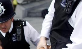 Britų policija suėmė žiūrovą, nes šis nesišypsojo