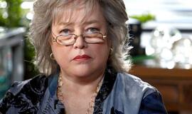 Įveikusi vėžį, Kathy Bates filmuojasi seriale "Gyvenimas pagal Harietą"