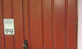 Kandidatai sugadino duris