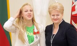 Olimpinė čempionė Rūta Meilutytė apdovanota Komandoro didžiuoju kryžiumi