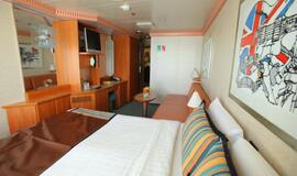 Laive "Costa Pacifica" nuo blizgesio svaigsta galva