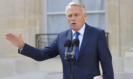 Prancūzijos valdžia imasi pažadų mažinti mokesčius