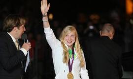 Rūtą Meilutytę pasitiko tūkstančiai gerbėjų