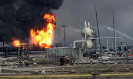 Sprogimo Venesuelos naftos perdirbimo įmonėje aukų skaičius pasiekė 39