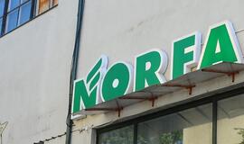 Vilniuje degė "Norfos" parduotuvės siena ir stogas