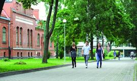 Lietuviams nerūpi švietimas ir kultūra