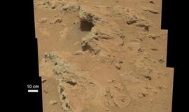 Robotas "Curiosity" Marse aptiko smarkios vandens srovės pėdsakų