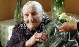 110 metų sulaukusią senolę sveikino ir klaipėdiečiai