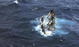 Iš &quot;Sendi&quot; paskandinto burlaivio išgelbėta moteris mirė, kapitonas laikomas dingusiu