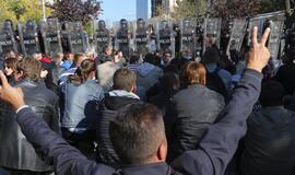 Kosove vyko smurtiniai protestai prieš derybas su Serbija