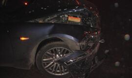 "Opel Astra" pasimaišė BMW kelyje