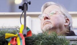 Siūloma pripažinti, kad V. Landsbergis turėjo valstybės vadovo įgaliojimus, prilygusius Lietuvos Prezidento įgaliojimams