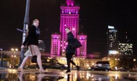 Varšuvos kultūros rūmai nusidažė rožine spalva