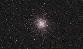 Žvaigždžių spiečiuje mokslininkai aptiko dvi juodąsias skyles