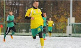 Lietuvoje rungtyniaujantis futbolininkas iš Ispanijos: "niekada anksčiau nežaidžiau ant sniego"