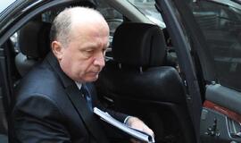 Andrius Kubilius teigia automobilio nevairavęs jau ketverius metus, bet priprasiąs greitai