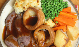 Europoje daugėja "integracinių" vakarienių