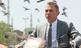 Lietuvą pasiekusi juosta „007 operacija Skyfall“ tapo žiūrimiausiu ir pelningiausiu savaitgalio filmu per visus 2012 metus