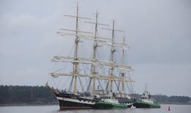 Uostą pasiekė burlaivis-milžinas