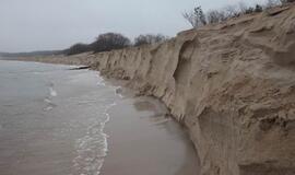 Palangos paplūdimyje - smėlio skardis