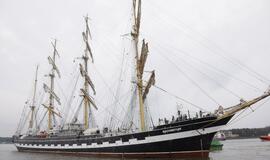 Uostą pasiekė burlaivis-milžinas