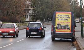 Reklama ant ratų - už legalumo ribų