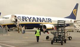 "Ryanair" planuoja apmokestinti ir rankinį bagažą