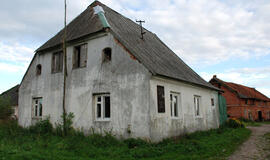 Sudegė dailininko Prano Domšaičio namas