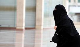 Vyras Saudo Arabijoje yra vedęs tos pačios mokyklos direktorę, mokytoją, mokinę ir inspektorę